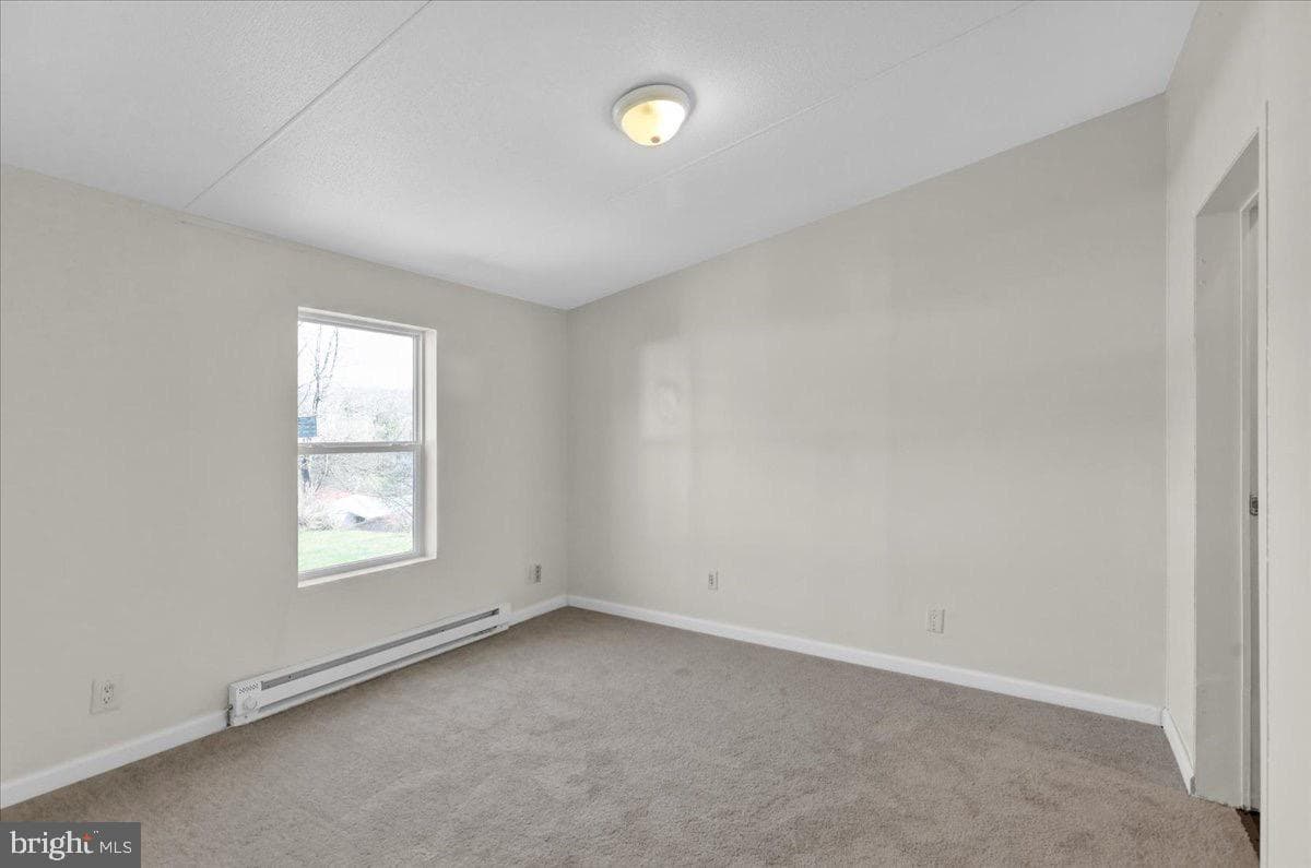 327 Oak Street photo 12