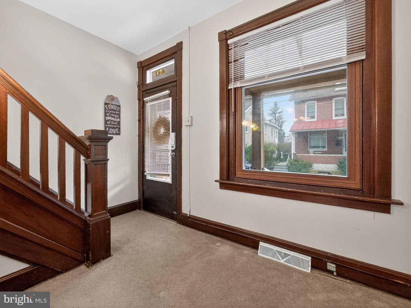 447 W Walnut Street photo 11