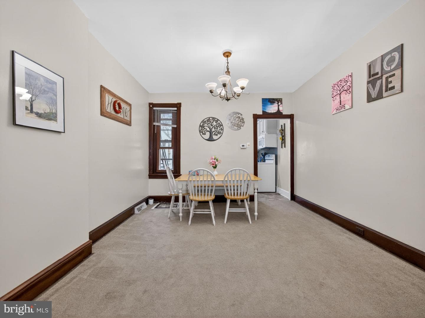 447 W Walnut Street photo 13