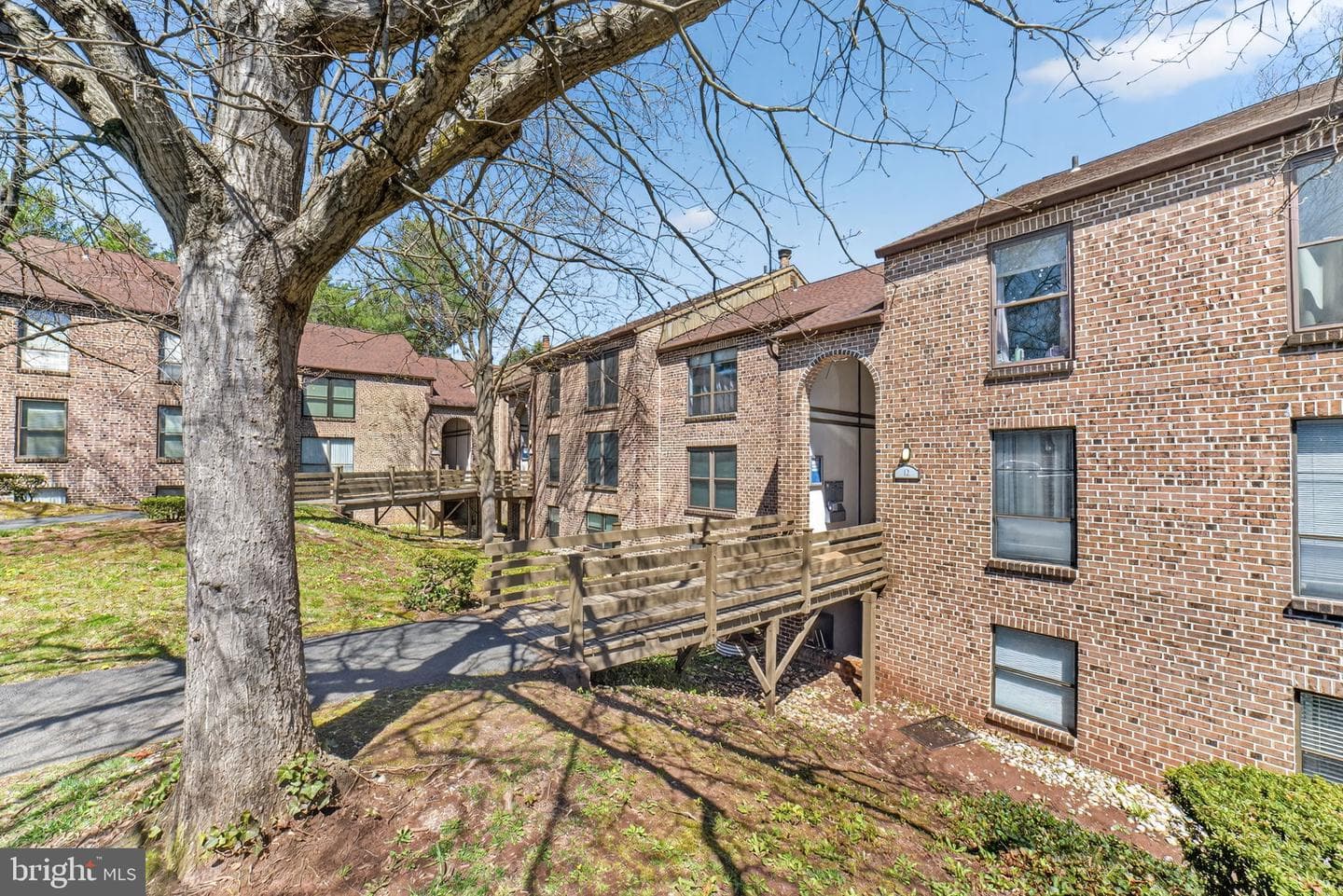 12 Fairway Road photo 1