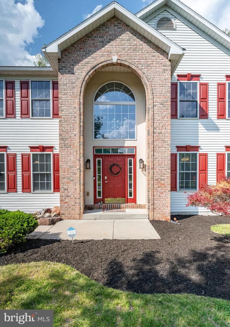 23 Nancy Cir photo 3