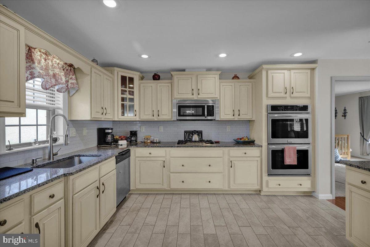 132 Strausser Road photo 8