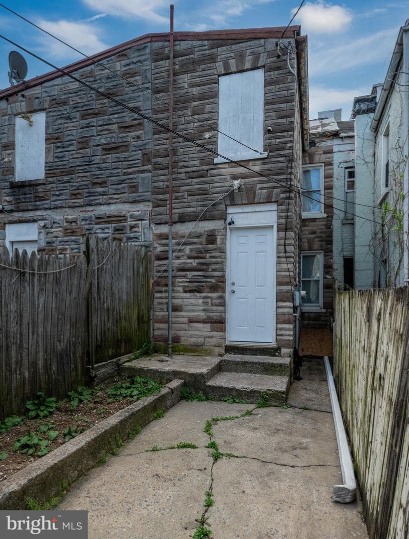 235 Hudson Street photo 25