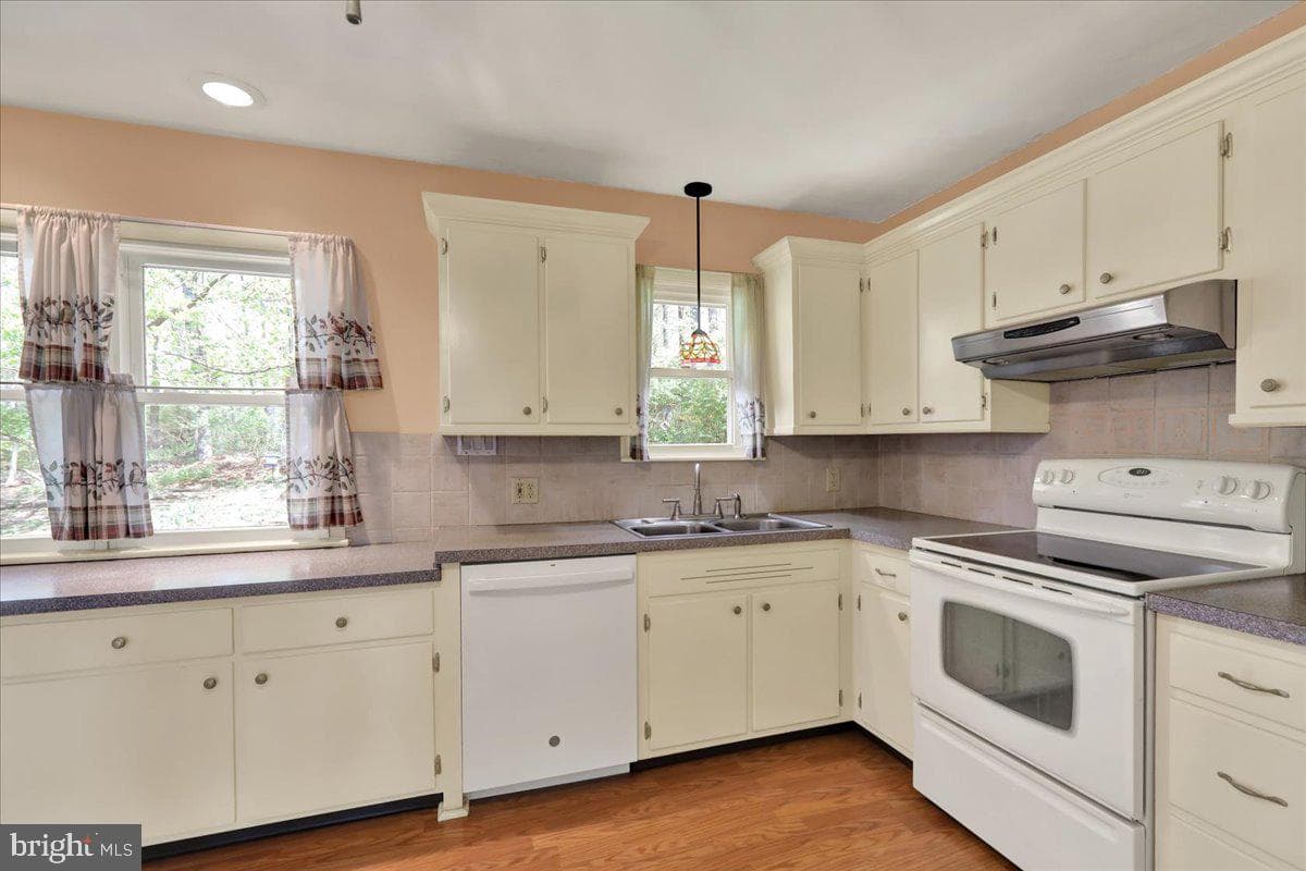 12 Moser Lane photo 14