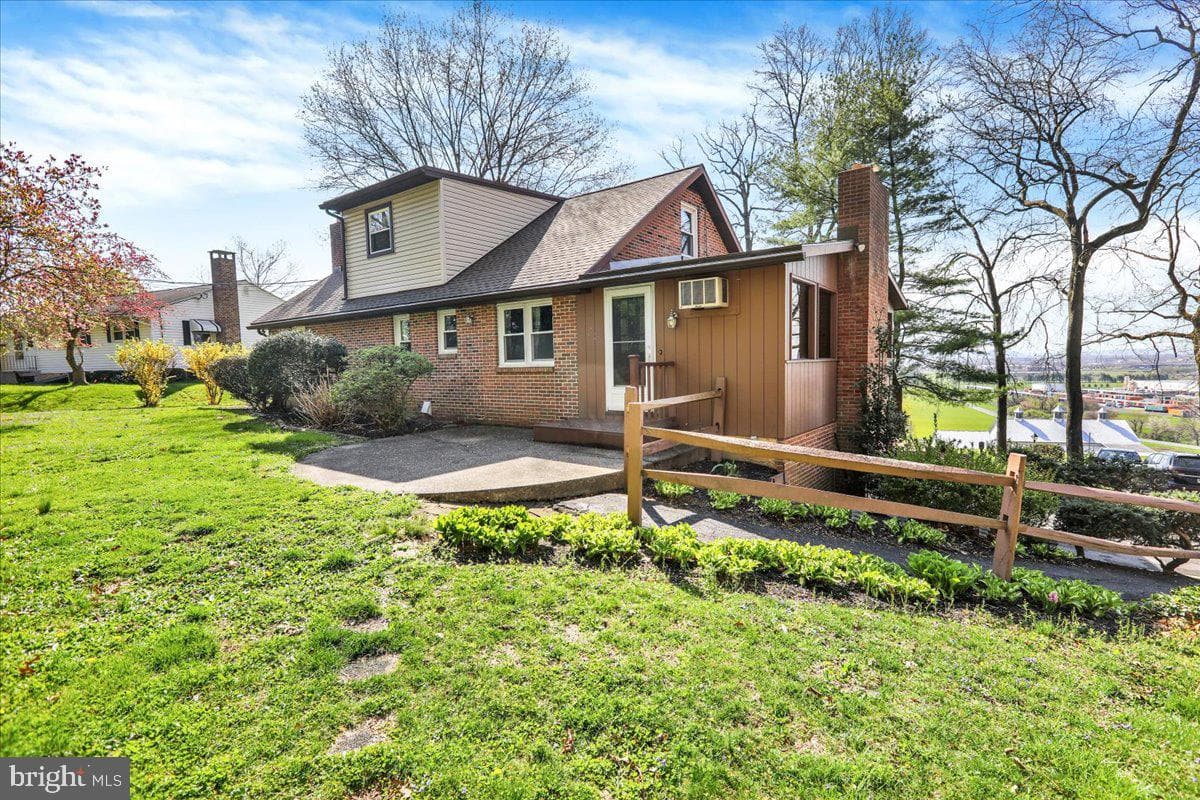 12 Moser Lane photo 7