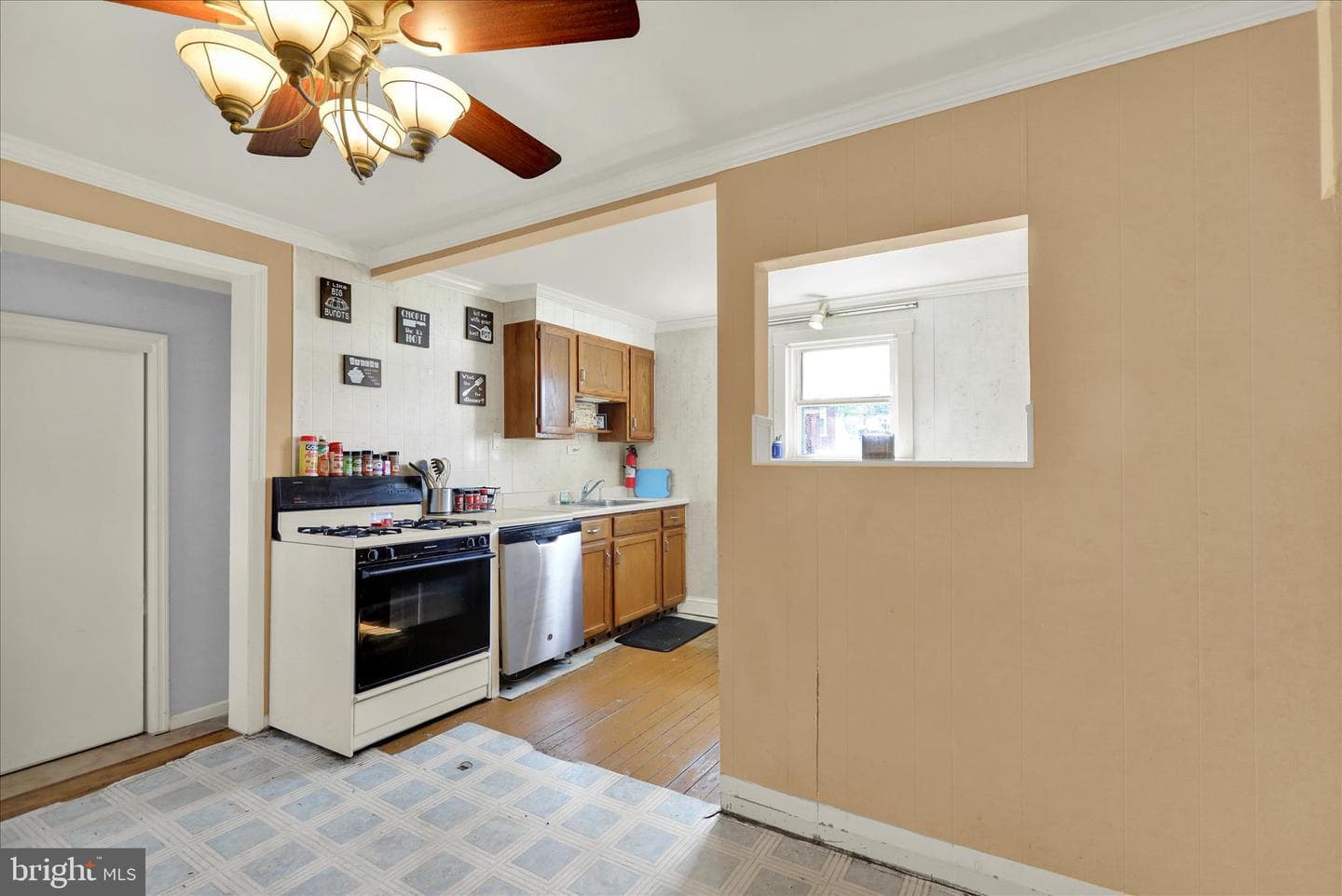 111 Baker Avenue photo 8