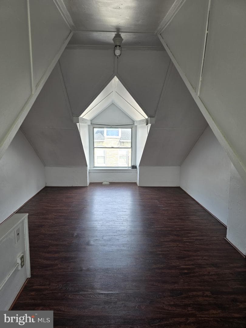 940 Mulberry Street photo 8