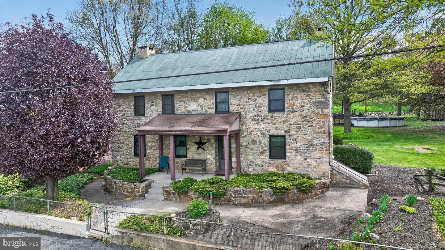 1786 Weisstown Road photo 1