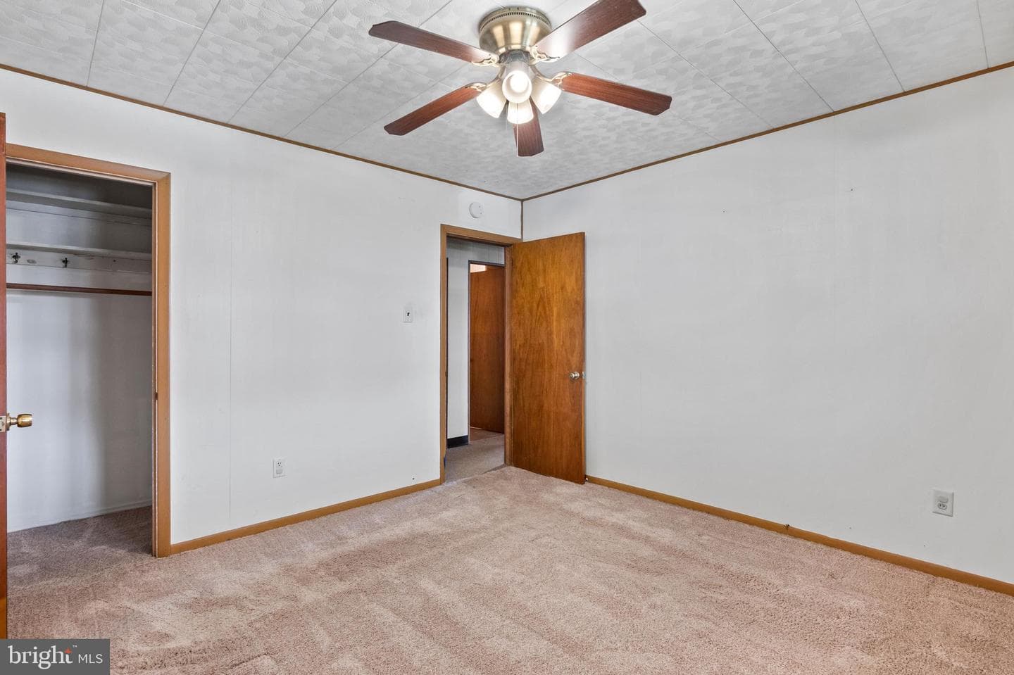 705 Hartman Avenue photo 13