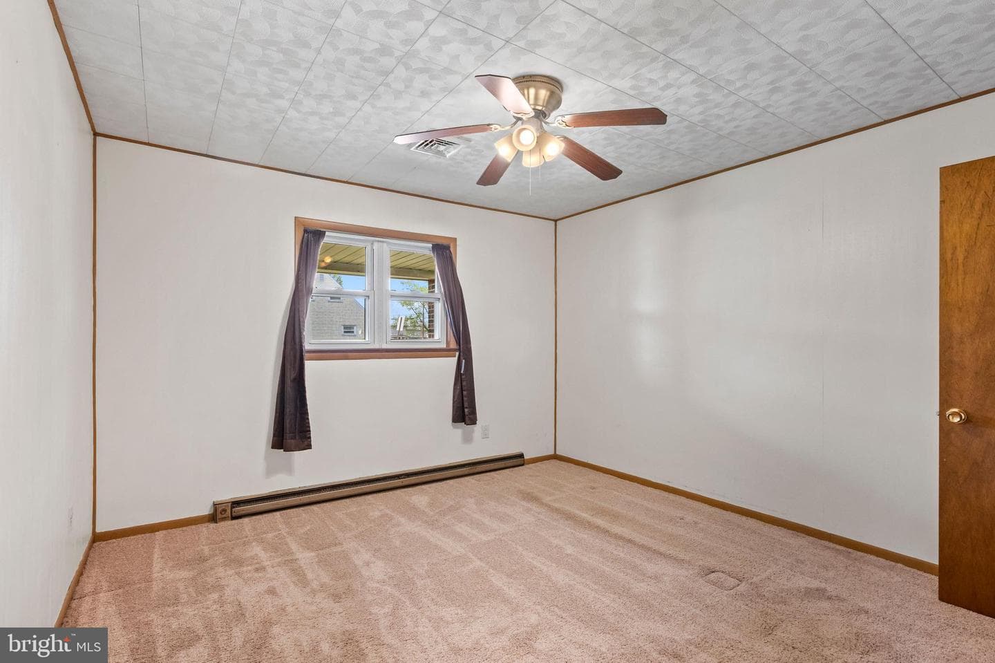705 Hartman Avenue photo 14