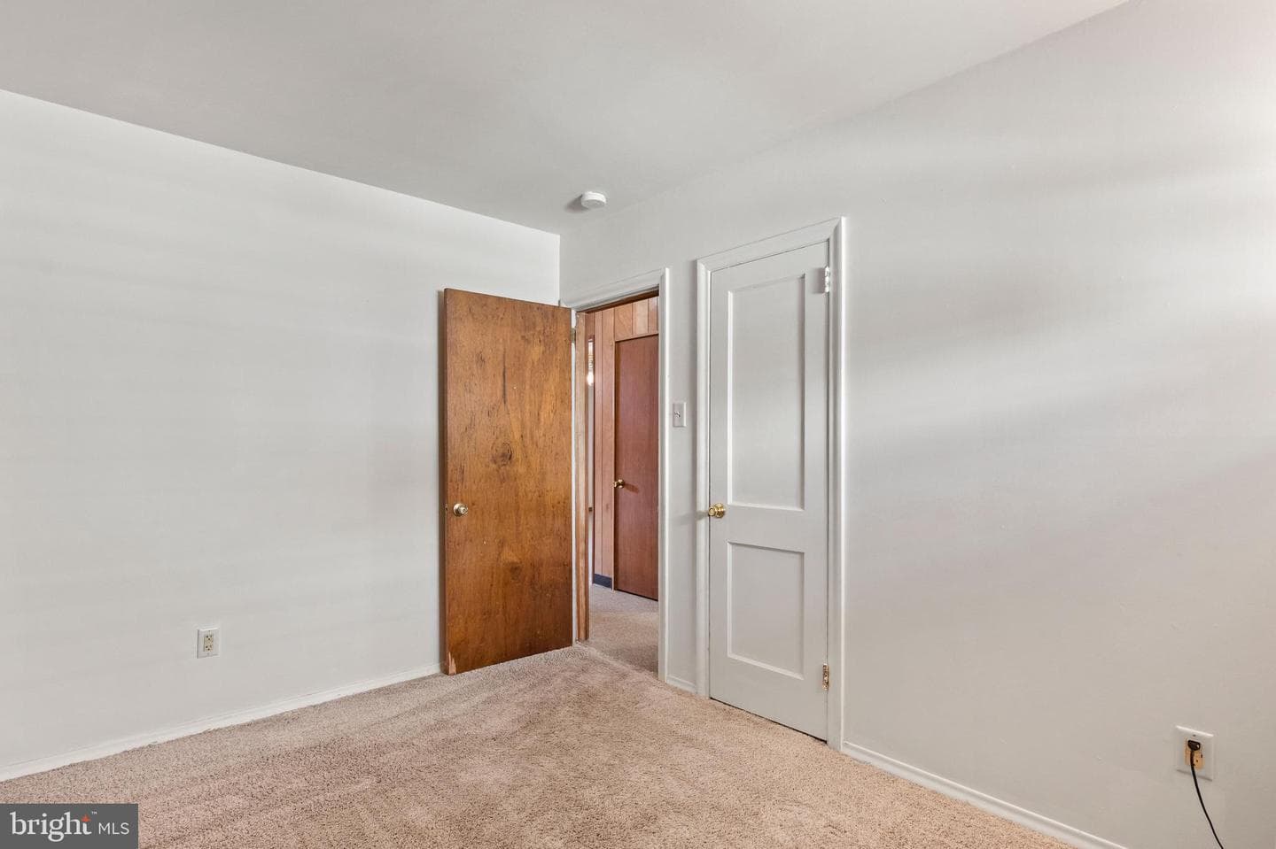 705 Hartman Avenue photo 15