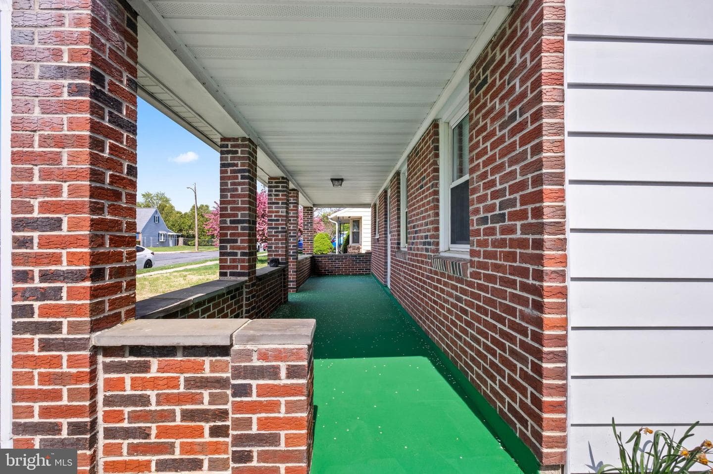 705 Hartman Avenue photo 4