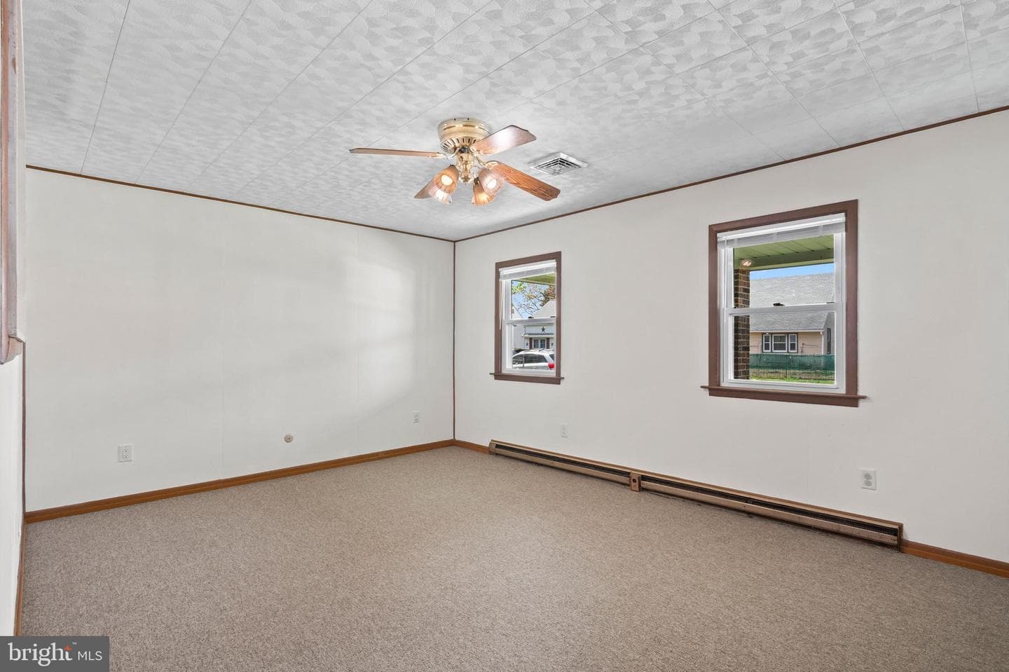 705 Hartman Avenue photo 7