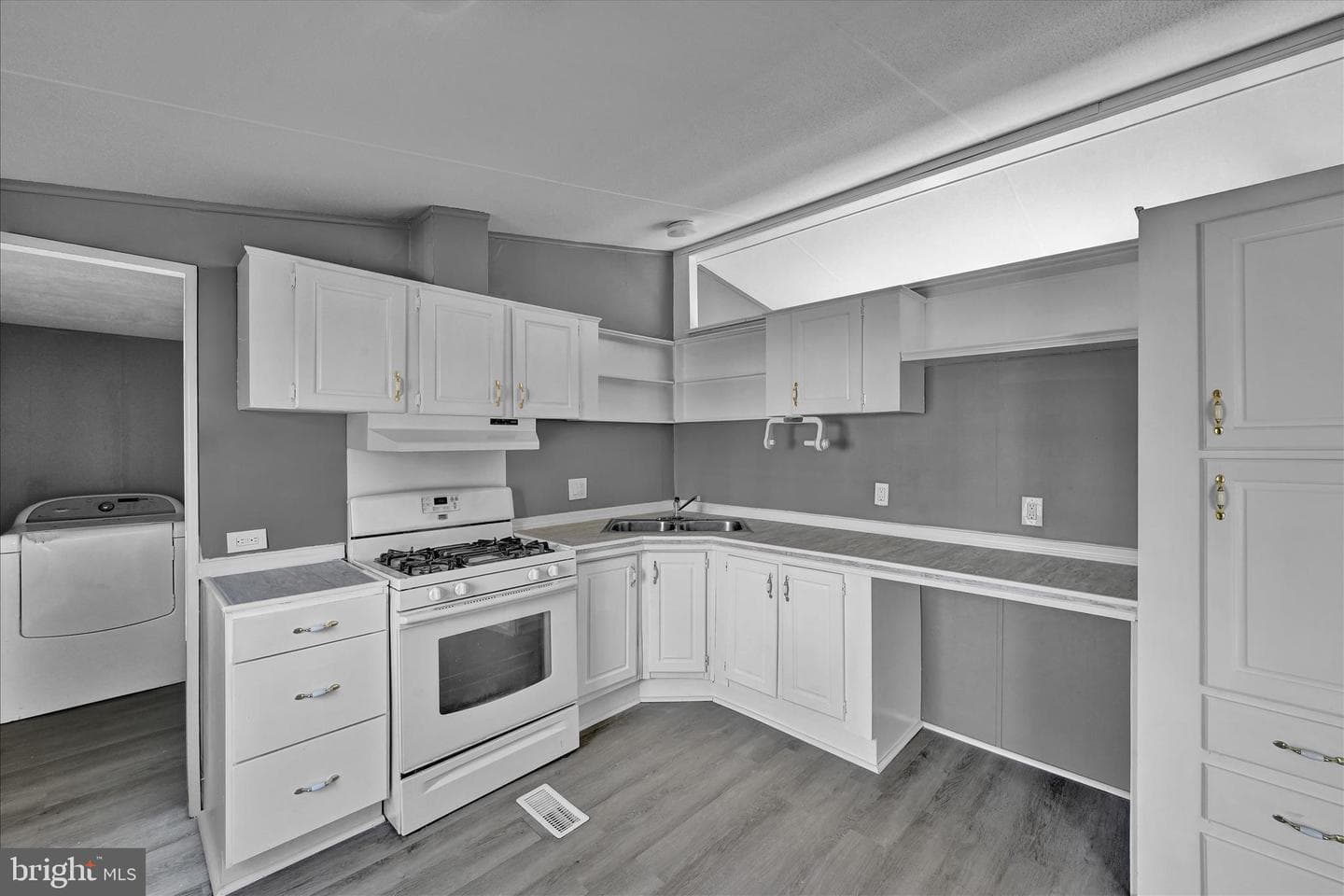 107 White Pine Avenue photo 12