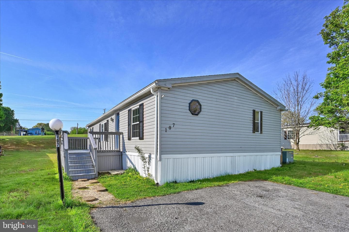 107 White Pine Avenue photo 2