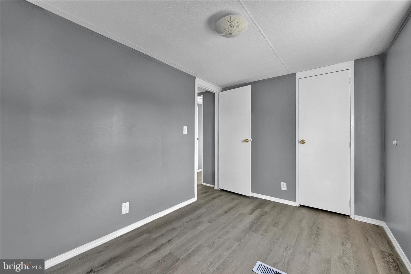 107 White Pine Avenue photo 22