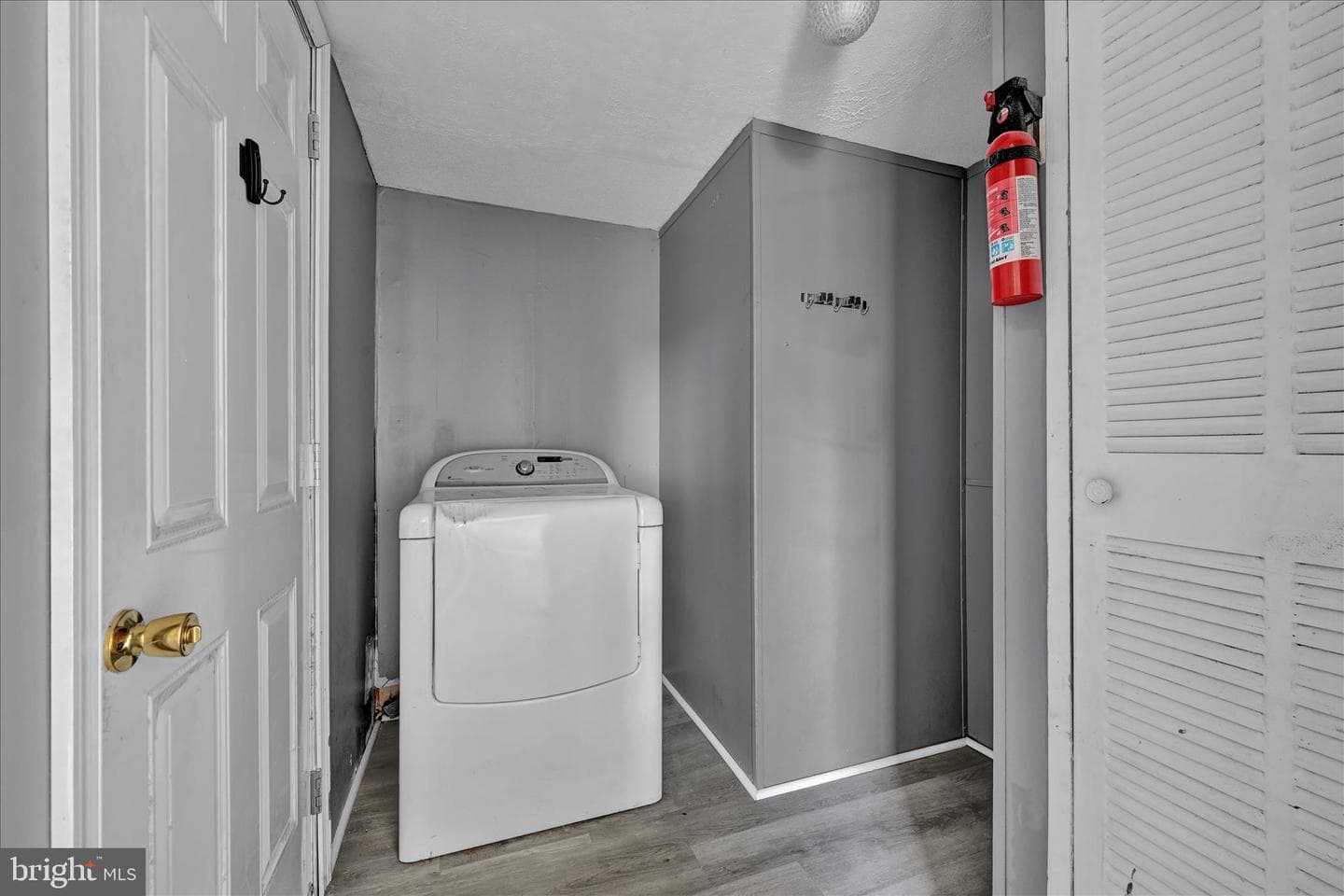 107 White Pine Avenue photo 25