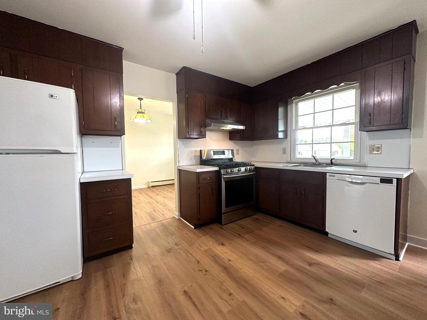 526 Silver Brook Drive photo 8