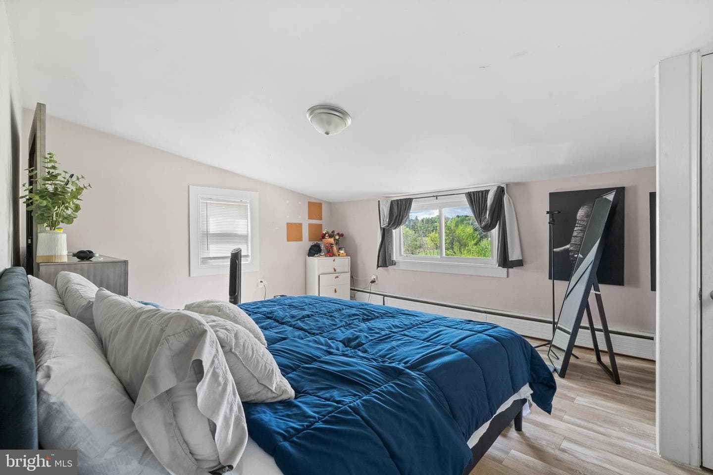 3146 Montrose Avenue photo 23
