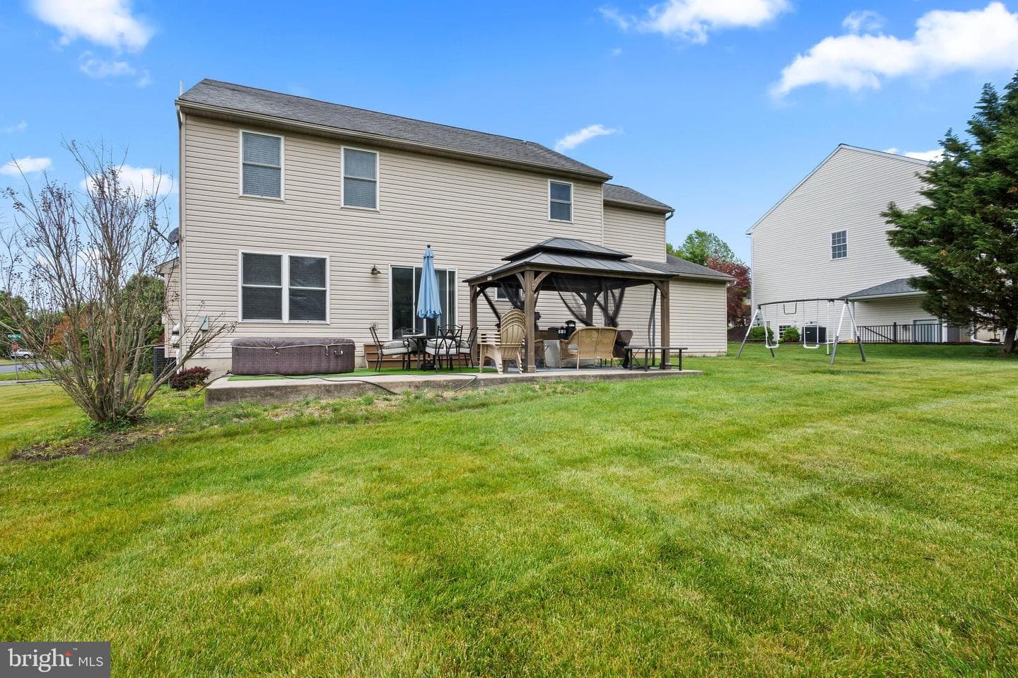 421 Harmony Lane photo 3