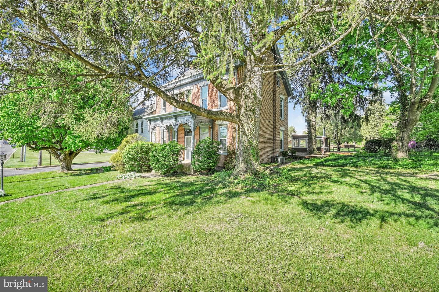 406 Noble St photo 12