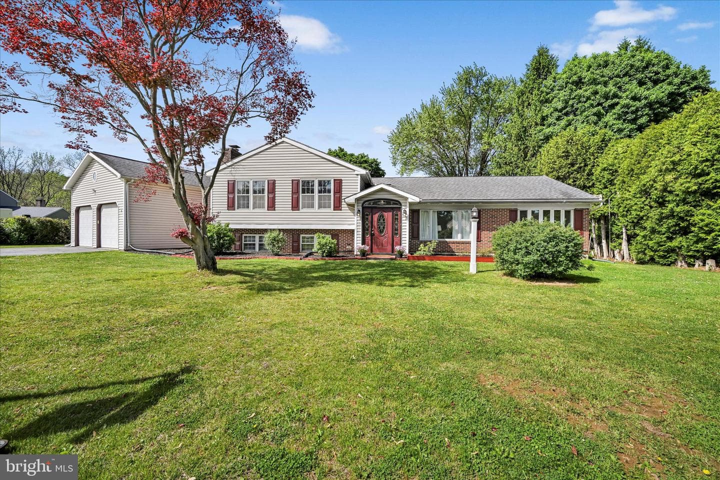 2 Cathy Ann Drive photo 3