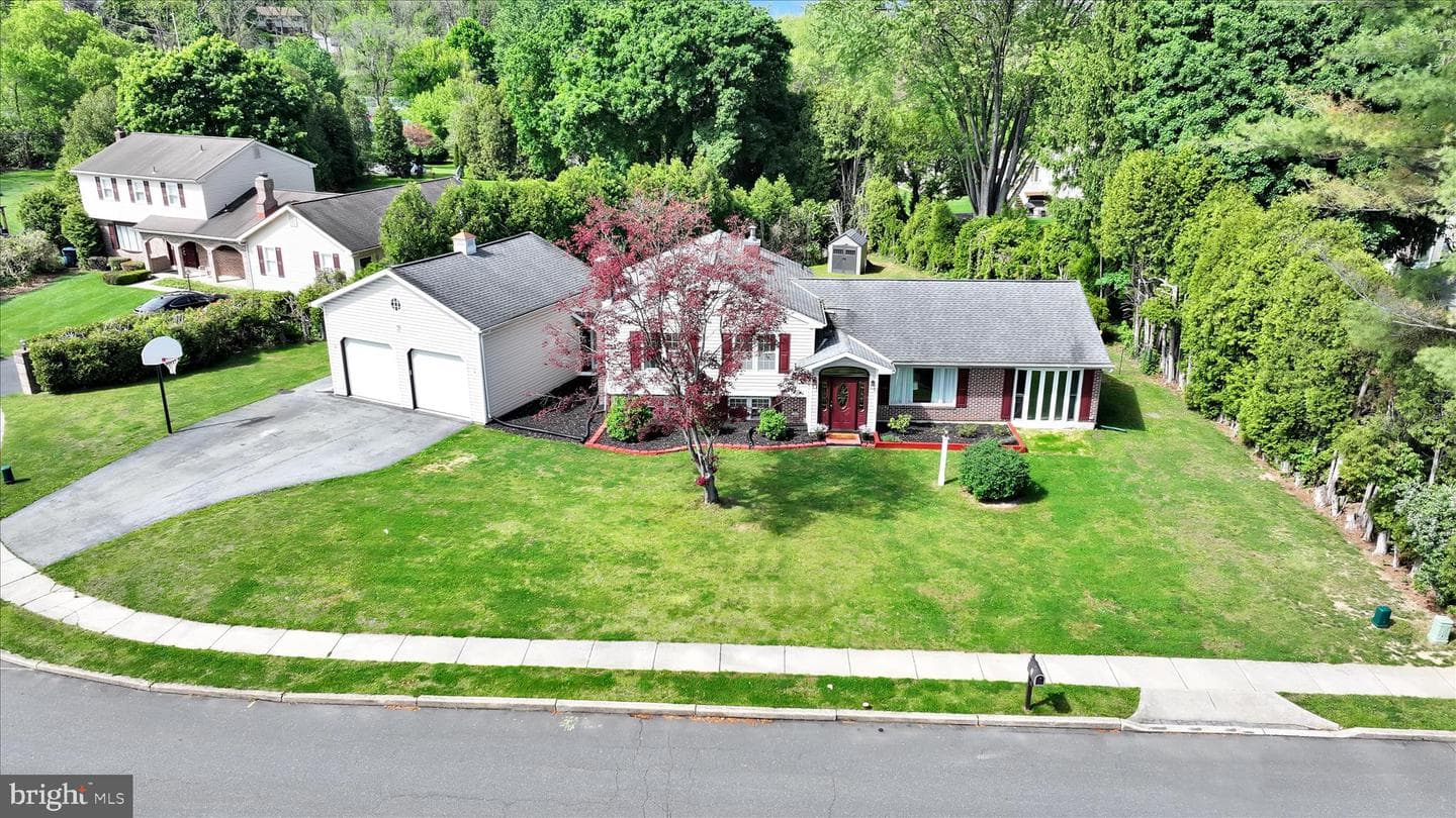 2 Cathy Ann Drive photo 4