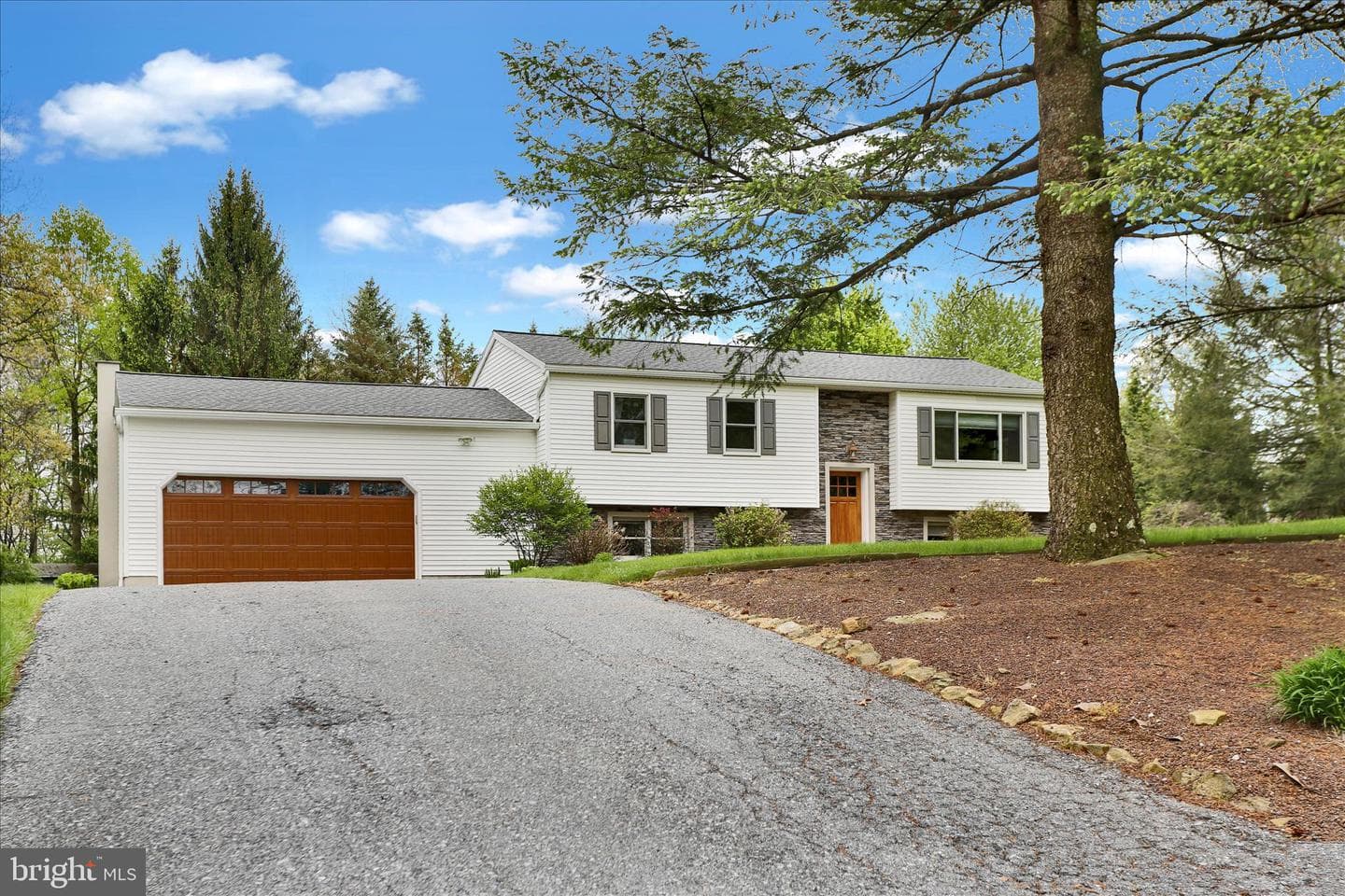 18 Deer Path Road photo 6