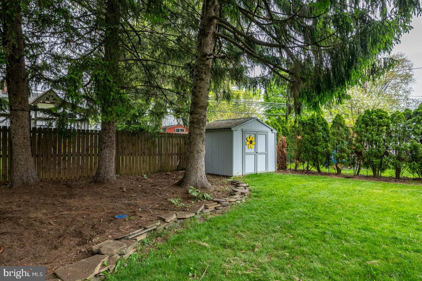 136 Bradley Avenue photo 24
