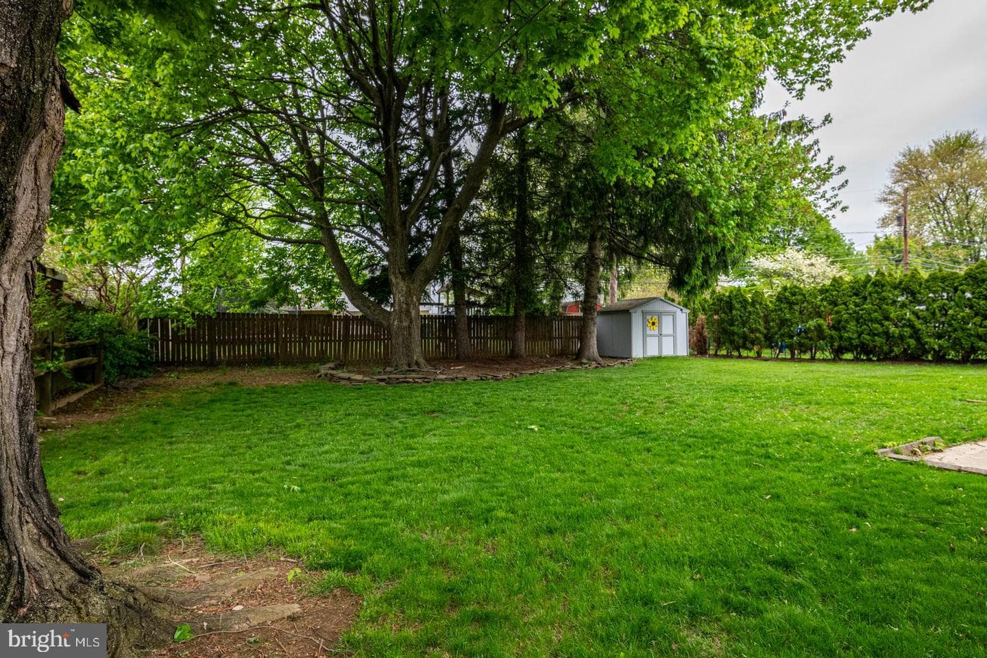 136 Bradley Avenue photo 25