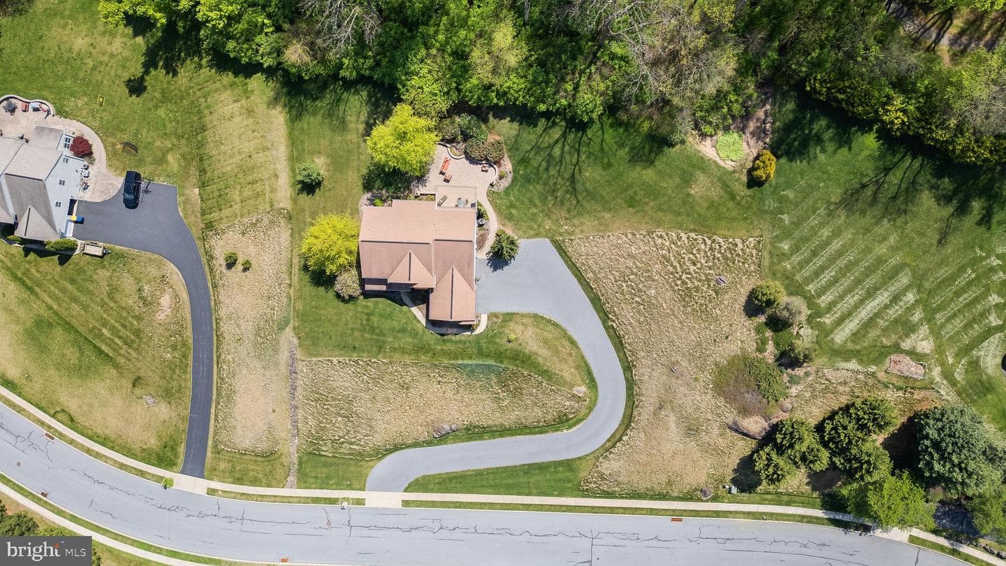 304 Herington Drive photo 79
