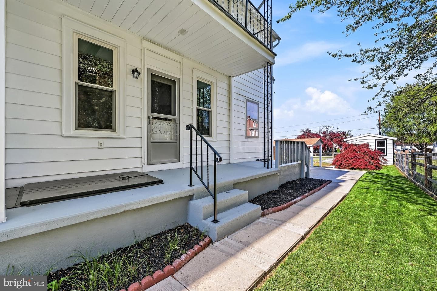 102 S Whiteoak Street photo 14