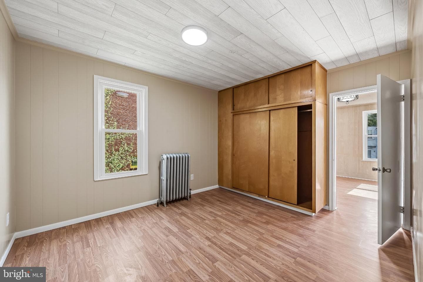 102 S Whiteoak Street photo 8