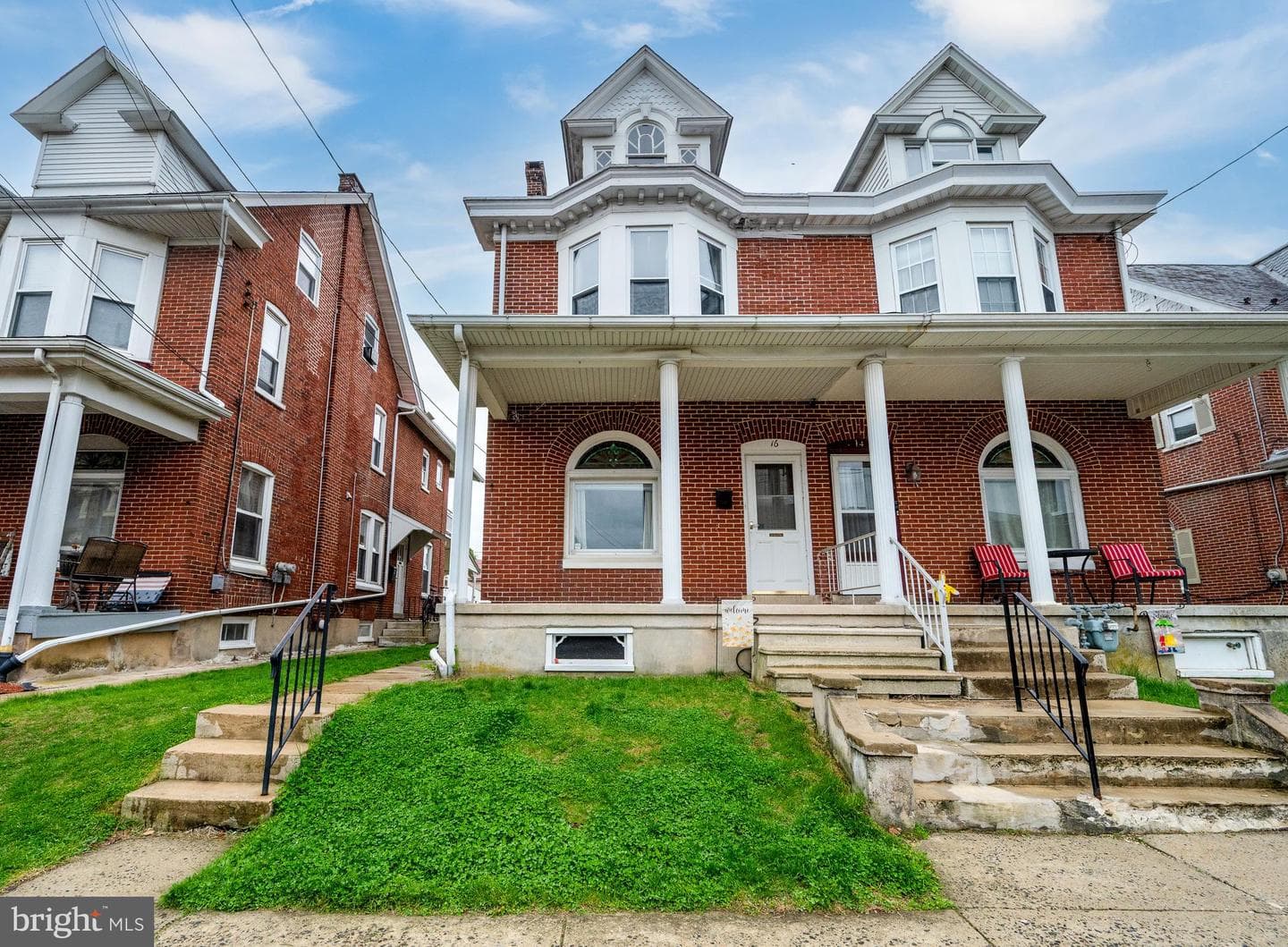 16 E Washington Street photo 1