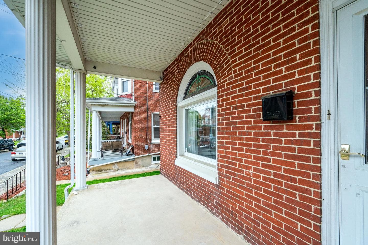 16 E Washington Street photo 5