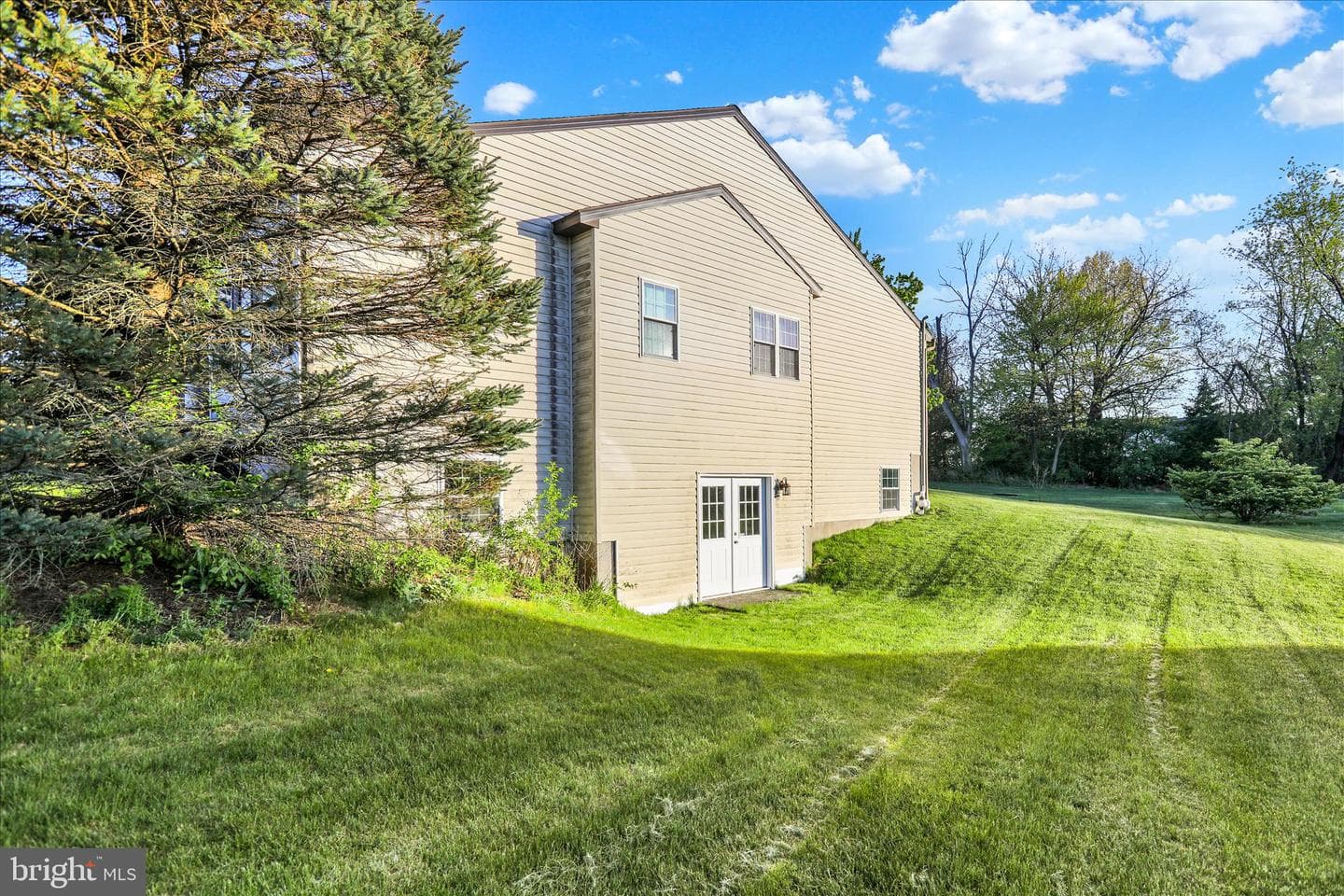 46 Augusta Lane photo 32