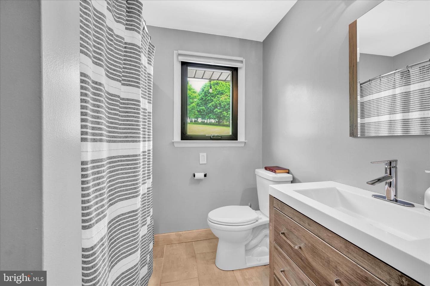 647 N Main Street photo 16