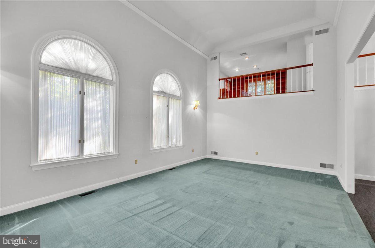 34 Hessian Boulevard photo 18