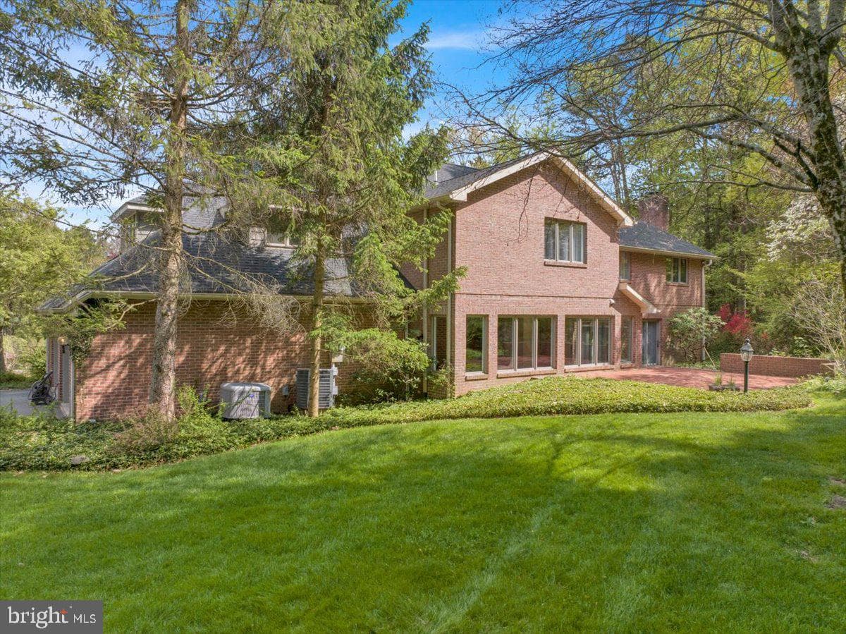 34 Hessian Boulevard photo 8
