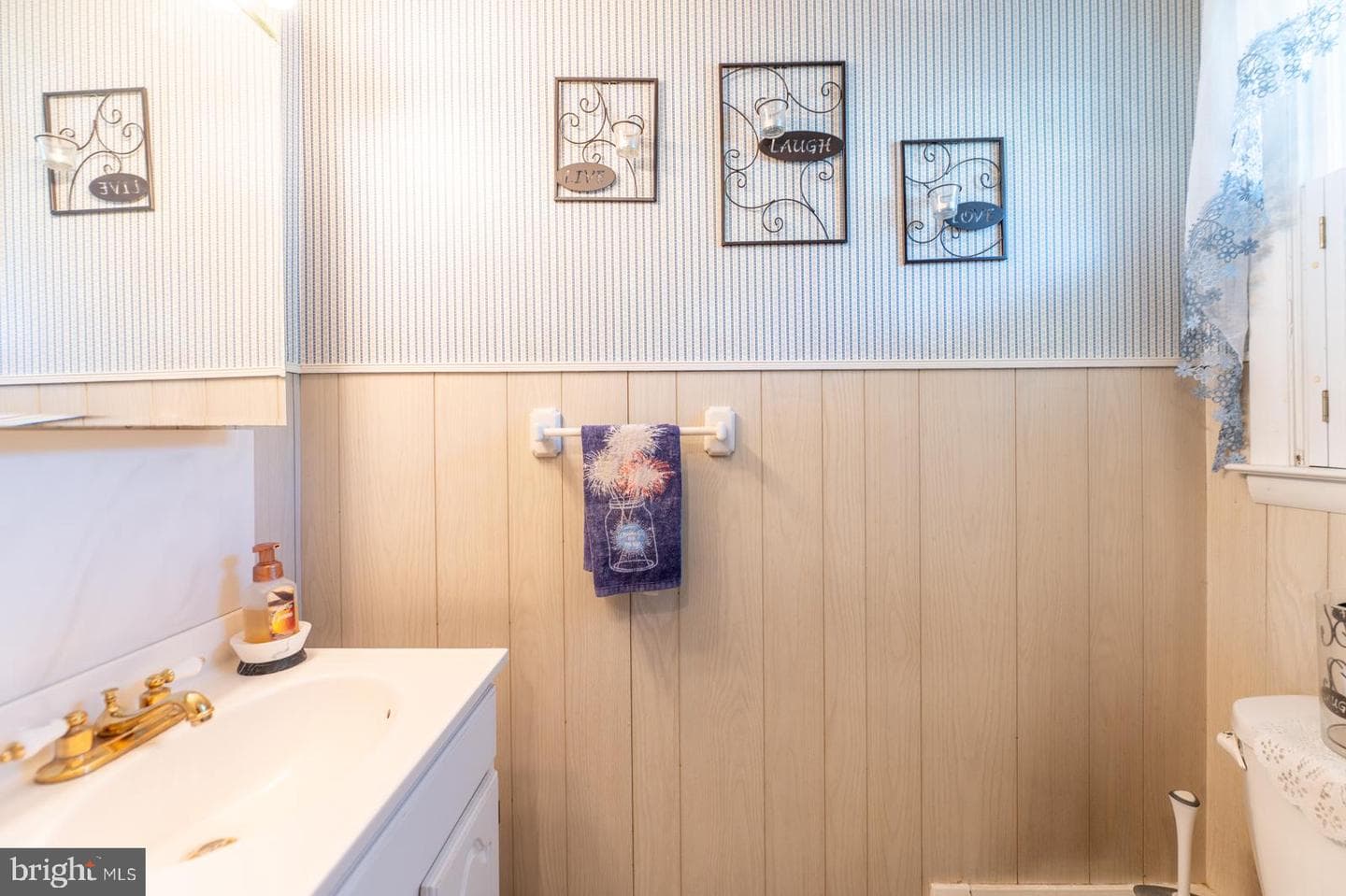 324 Holland Street photo 6