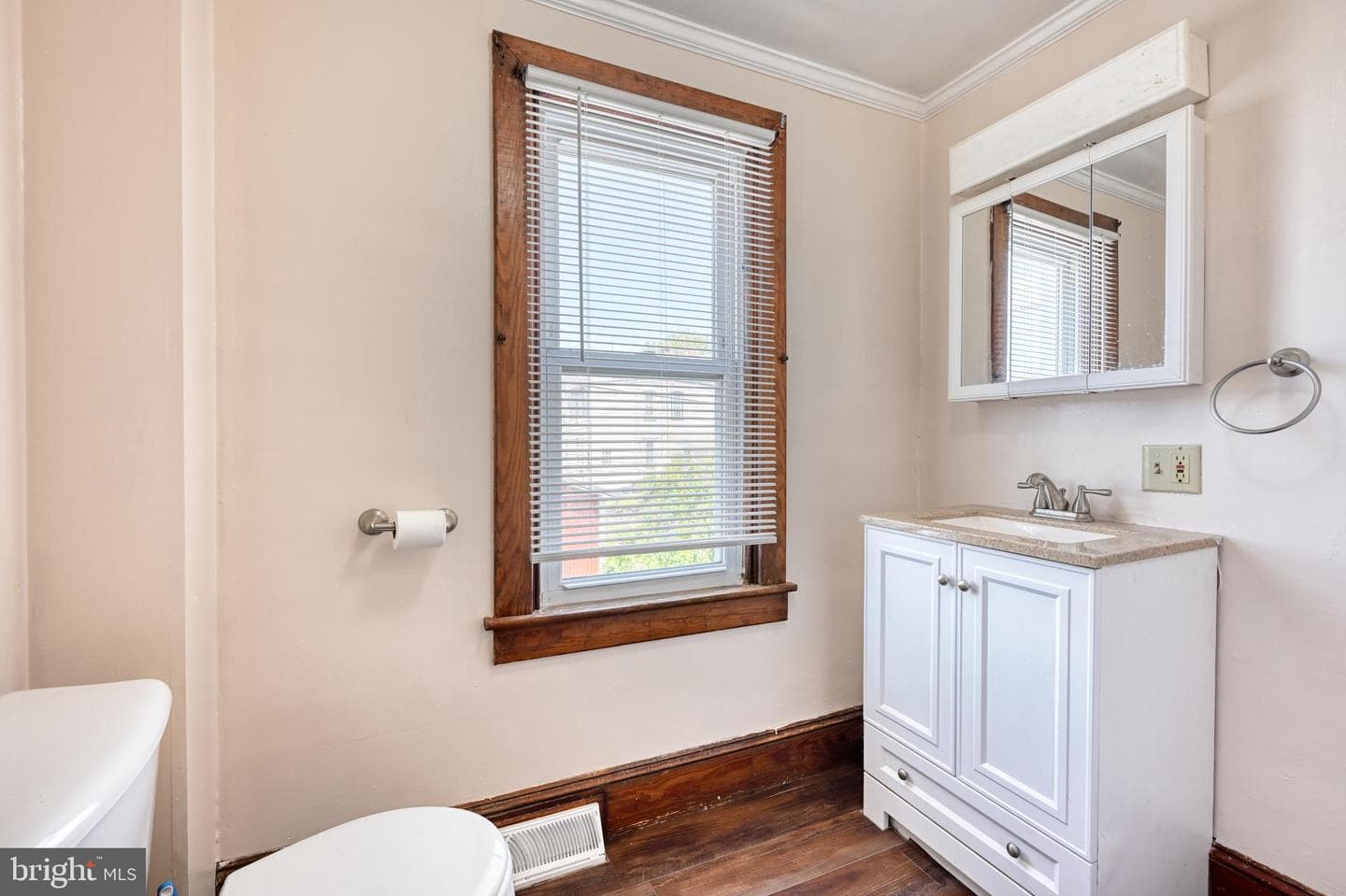 104 N Maple Street photo 11