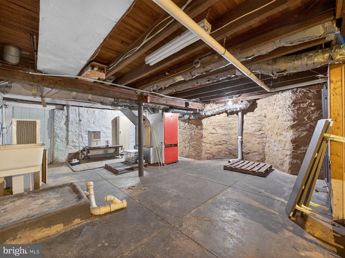 32 E Franklin Street photo 48