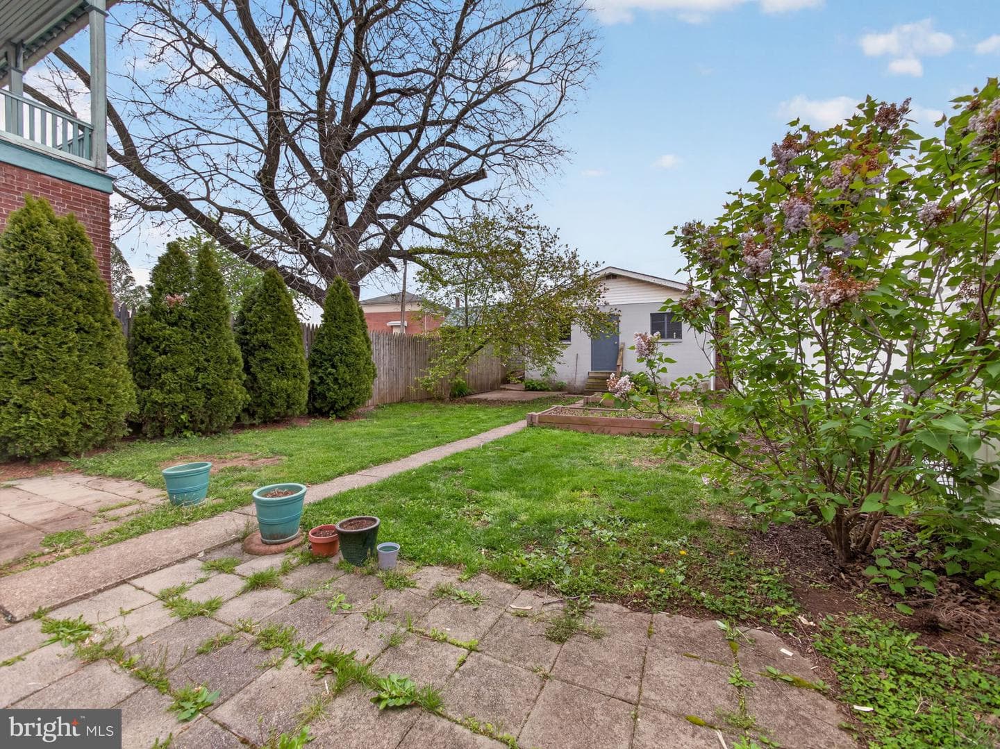 32 E Franklin Street photo 9