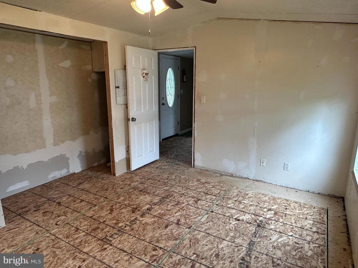 12 Roth Ave photo 21