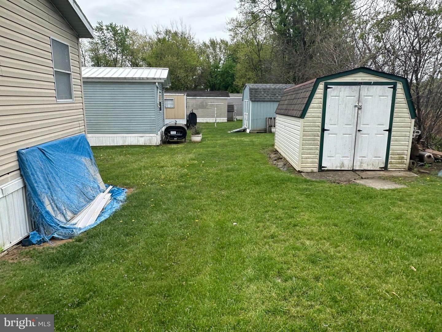 12 Roth Ave photo 26