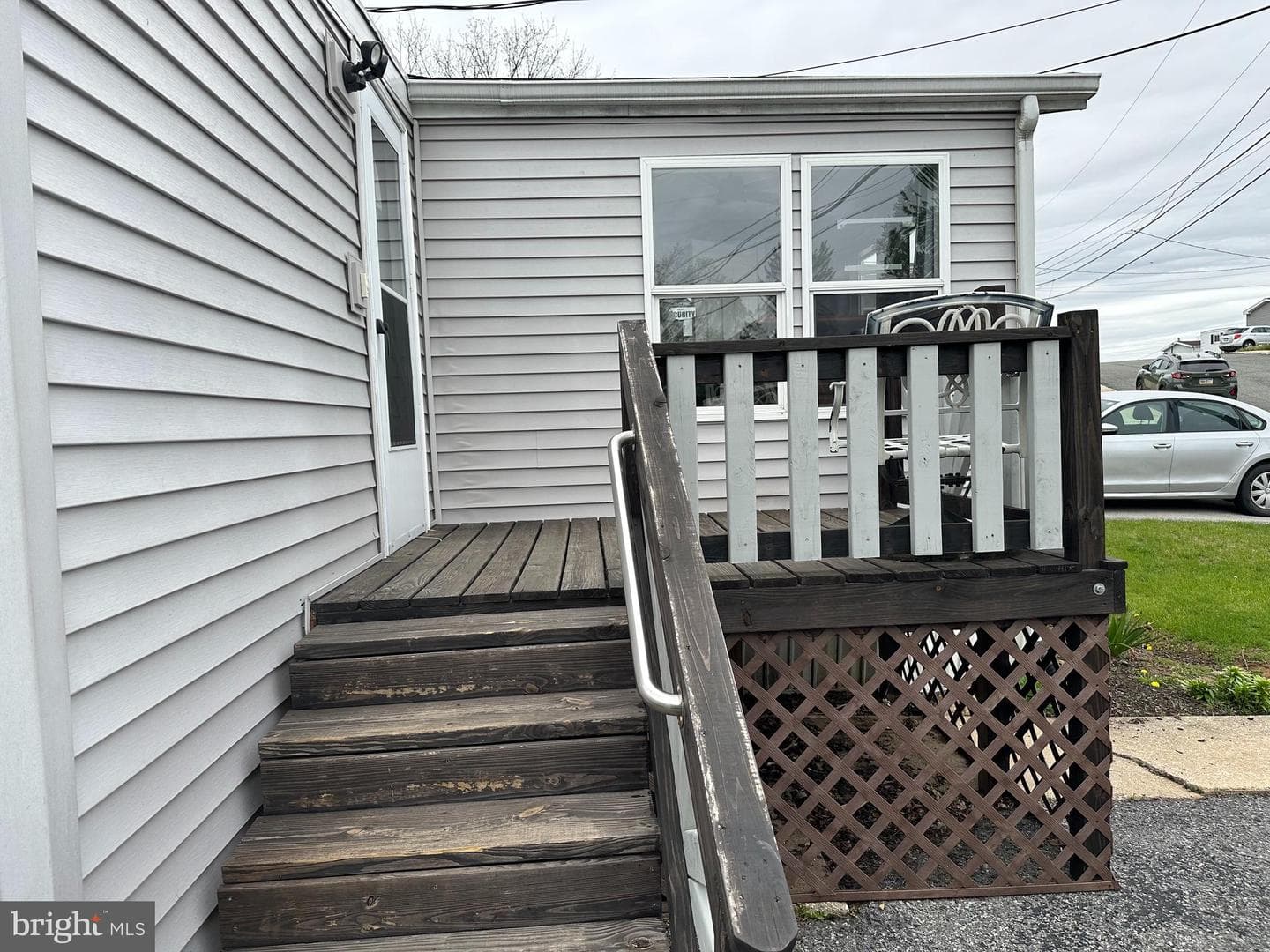 12 Roth Ave photo 3