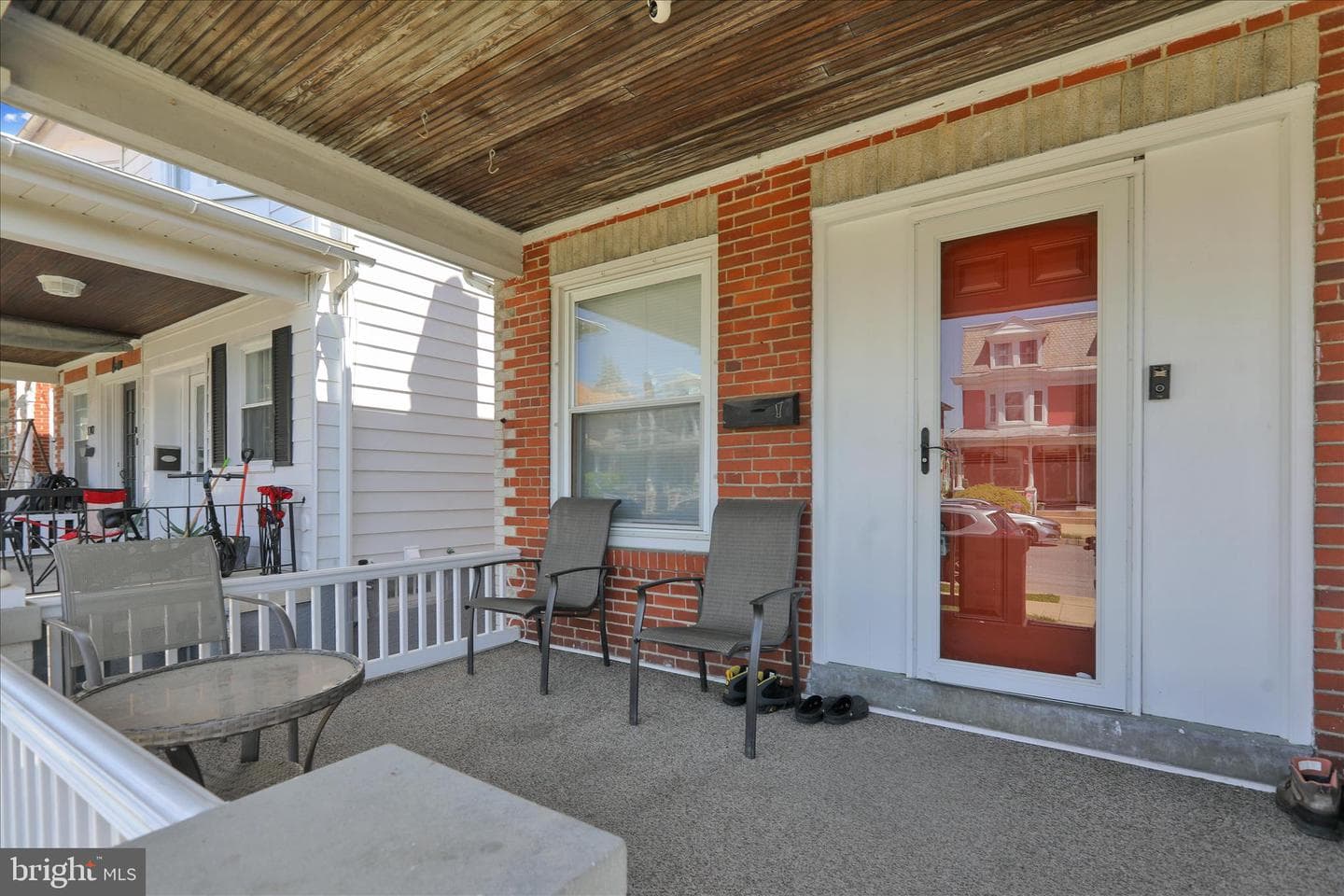 106 Reading Avenue photo 3