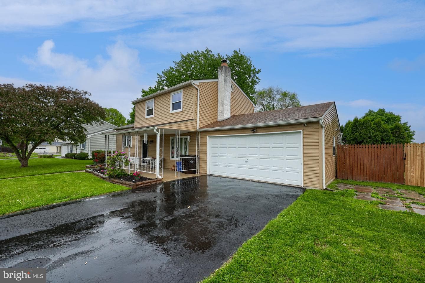 465 Moonflower Avenue photo 2