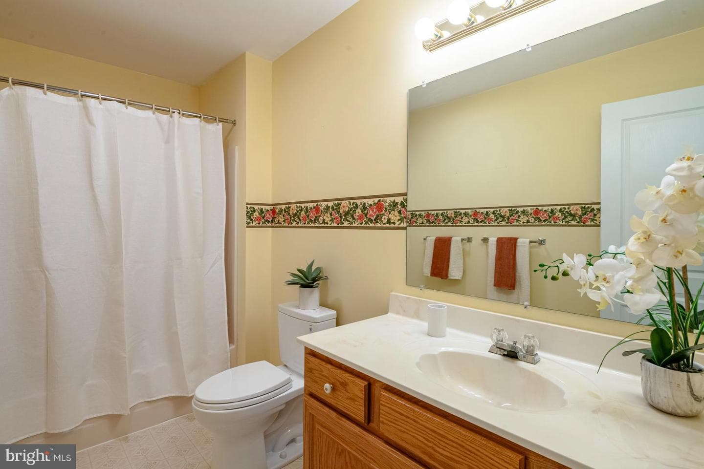 114 Wessex Court photo 27