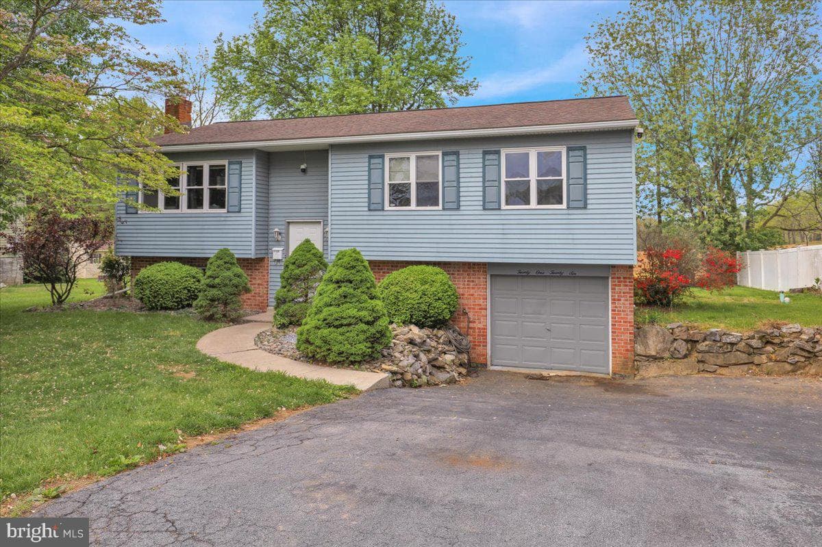 2126 Mayo Drive photo 2